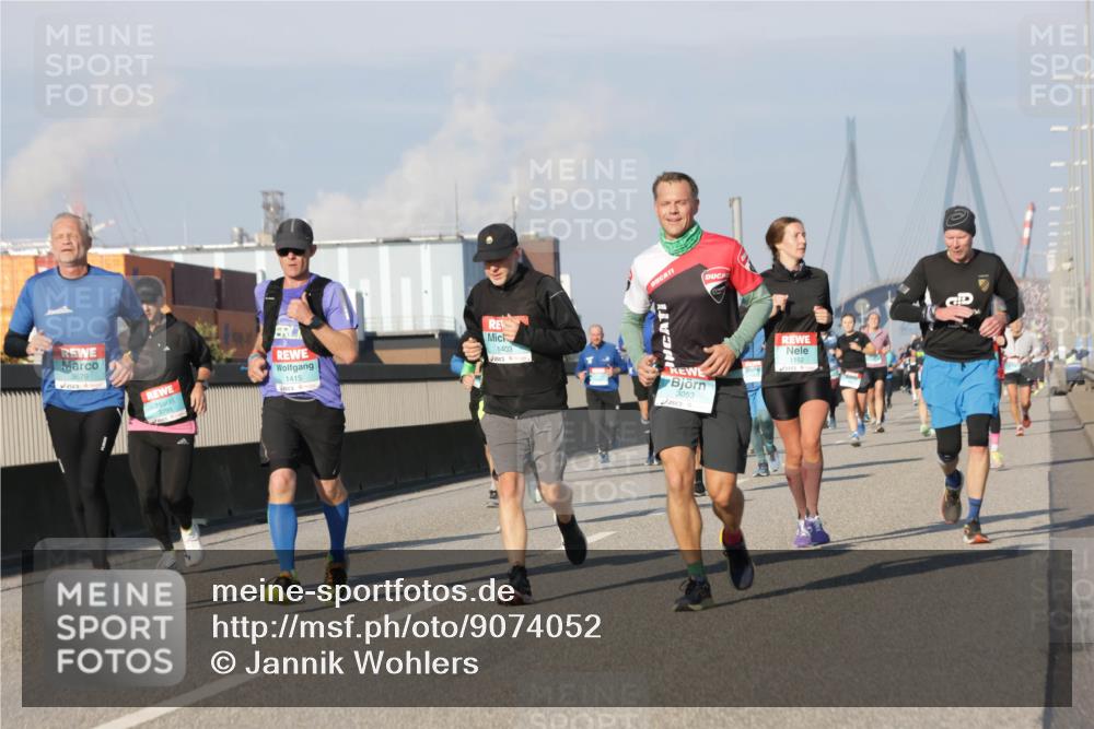 03.10.2025 - Köhlbrandbrückenlauf Jannik Wohlers http://msf.ph/oto/9074052 03.10.2025 09:50:52 Position 3  meine-sportfotos.de