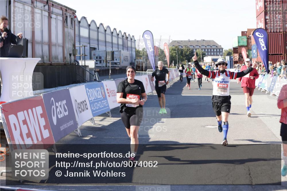 03.10.2025 - Köhlbrandbrückenlauf Jannik Wohlers http://msf.ph/oto/9074062 03.10.2025 13:16:05 Ziel 4311, 4374, 4423, 4495, 4548, 4644, 4805, 4833, 5022, 5023, 5068, 5217, 5336, 5867, 5868, 6270, 6271, 6507, 6712 meine-sportfotos.de