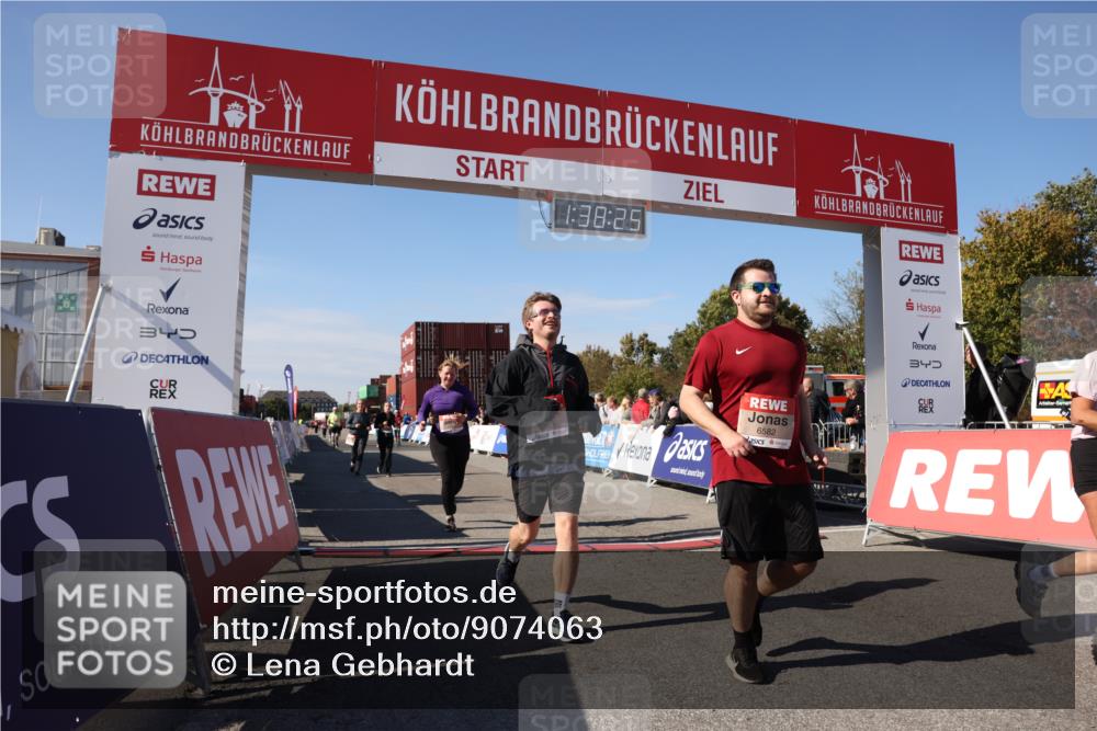 03.10.2025 - Köhlbrandbrückenlauf Lena Gebhardt http://msf.ph/oto/9074063 03.10.2025 13:38:25 Ziel 4435, 4697, 5139, 5335, 5439, 5509, 6581, 6582, 6583 meine-sportfotos.de