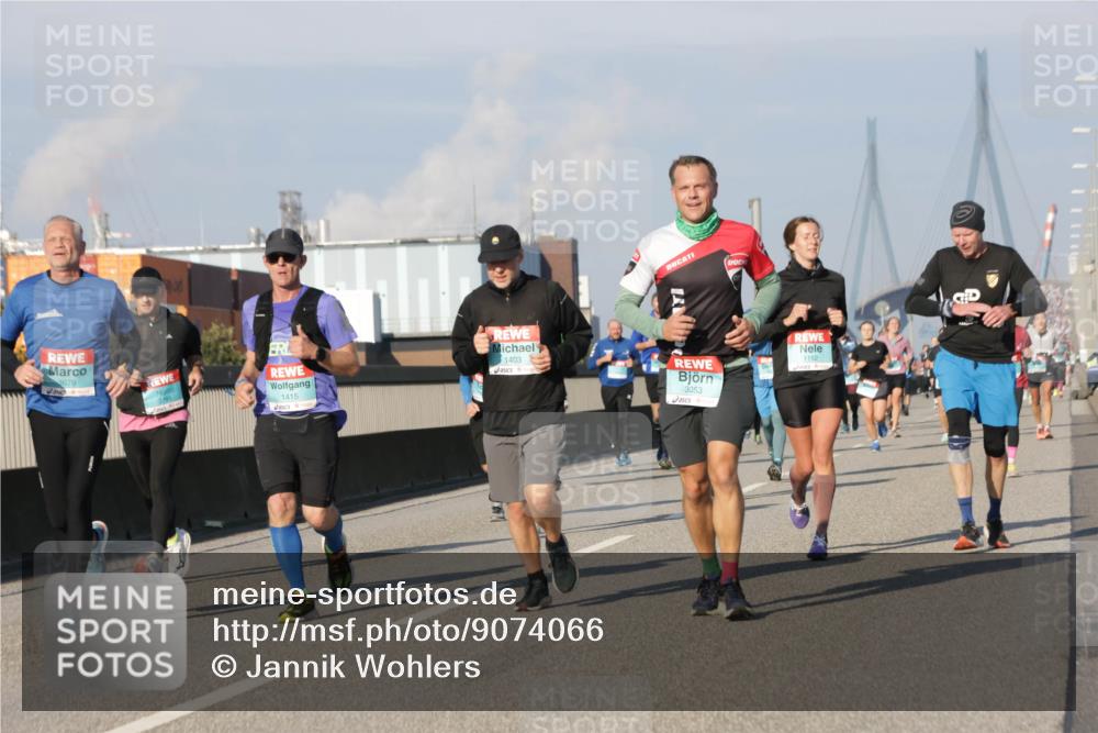 03.10.2025 - Köhlbrandbrückenlauf Jannik Wohlers http://msf.ph/oto/9074066 03.10.2025 09:50:52 Position 3 4, 118 meine-sportfotos.de