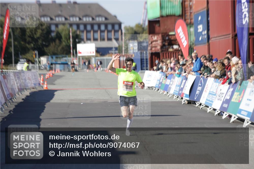 03.10.2025 - Köhlbrandbrückenlauf Jannik Wohlers http://msf.ph/oto/9074067 03.10.2025 12:45:17 Ziel 6280 meine-sportfotos.de