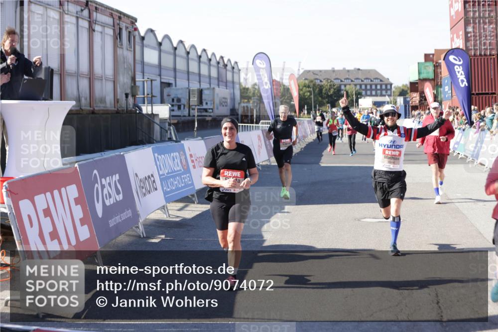 03.10.2025 - Köhlbrandbrückenlauf Jannik Wohlers http://msf.ph/oto/9074072 03.10.2025 13:16:05 Ziel 4311, 4374, 4423, 4495, 4548, 4644, 4805, 4833, 5022, 5023, 5068, 5217, 5336, 5867, 5868, 6270, 6271, 6507, 6712 meine-sportfotos.de