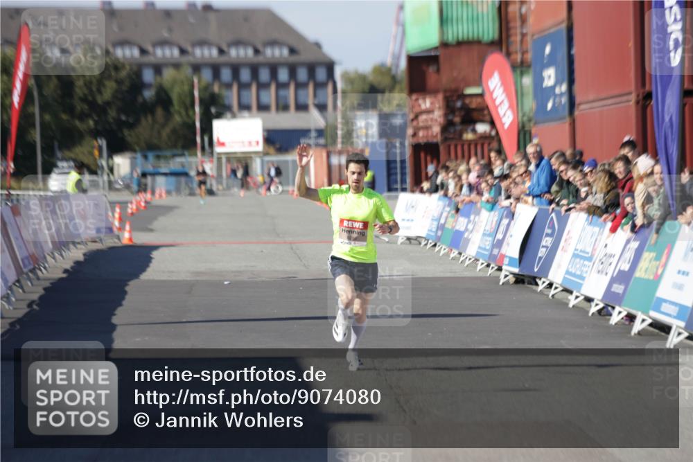 03.10.2025 - Köhlbrandbrückenlauf Jannik Wohlers http://msf.ph/oto/9074080 03.10.2025 12:45:17 Ziel 6280 meine-sportfotos.de