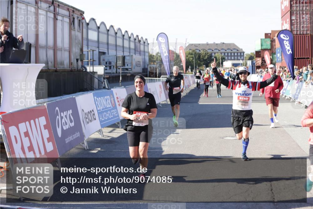 03.10.2025 - Köhlbrandbrückenlauf Jannik Wohlers http://msf.ph/oto/9074085 03.10.2025 13:16:05 Ziel 4311, 4374, 4423, 4495, 4548, 4644, 4805, 4833, 5022, 5023, 5068, 5217, 5336, 5867, 5868, 6270, 6271, 6507, 6712 meine-sportfotos.de