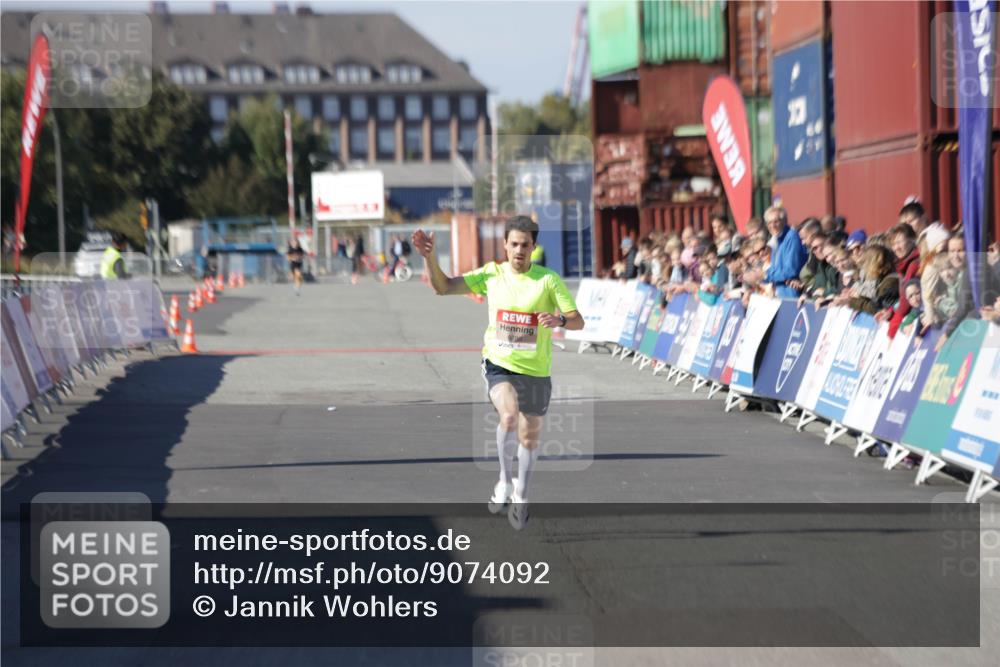 03.10.2025 - Köhlbrandbrückenlauf Jannik Wohlers http://msf.ph/oto/9074092 03.10.2025 12:45:17 Ziel 6280 meine-sportfotos.de