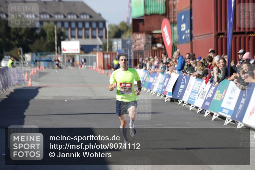 03.10.2025 - Köhlbrandbrückenlauf Jannik Wohlers http://msf.ph/oto/9074112 03.10.2025 12:45:18 Ziel 6280 meine-sportfotos.de