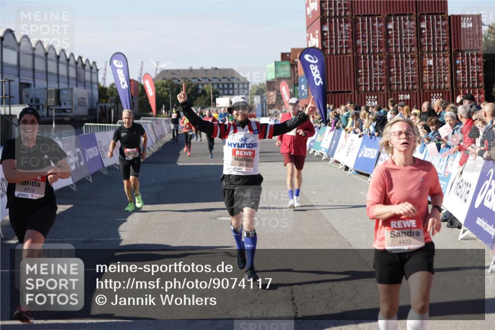03.10.2025 - Köhlbrandbrückenlauf Jannik Wohlers http://msf.ph/oto/9074117 03.10.2025 13:16:06 Ziel 4311, 4423, 4495, 4548, 4644, 4805, 4833, 5022, 5023, 5068, 5217, 5336, 5867, 5868, 6270, 6271, 6507, 6712 meine-sportfotos.de
