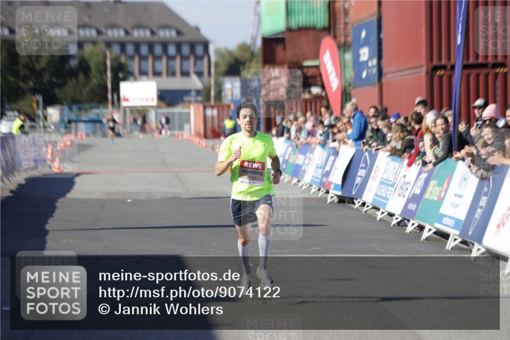 03.10.2025 - Köhlbrandbrückenlauf Jannik Wohlers http://msf.ph/oto/9074122 03.10.2025 12:45:18 Ziel 6280 meine-sportfotos.de