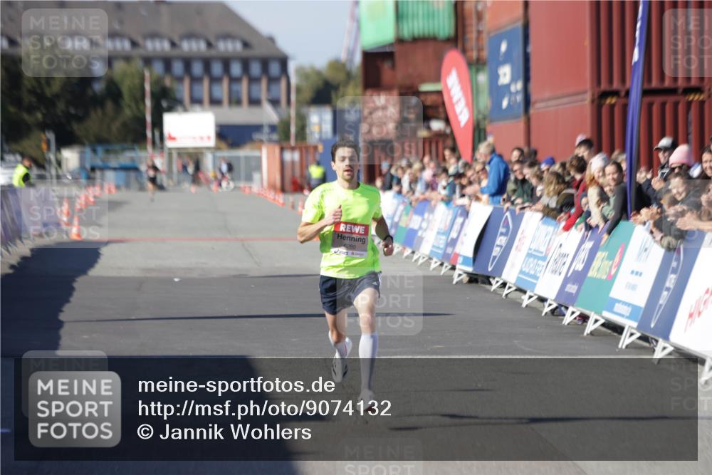 03.10.2025 - Köhlbrandbrückenlauf Jannik Wohlers http://msf.ph/oto/9074132 03.10.2025 12:45:18 Ziel 6280 meine-sportfotos.de