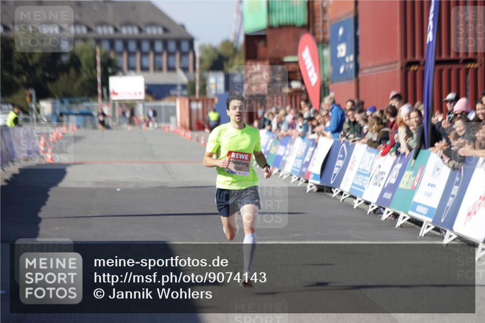 03.10.2025 - Köhlbrandbrückenlauf Jannik Wohlers http://msf.ph/oto/9074143 03.10.2025 12:45:18 Ziel 6280 meine-sportfotos.de