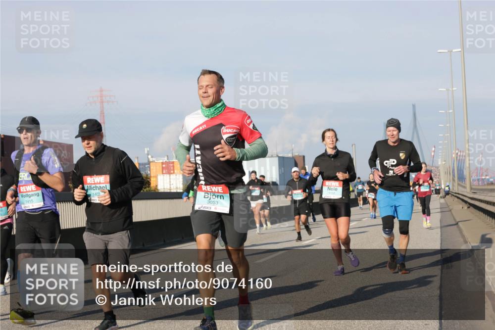 03.10.2025 - Köhlbrandbrückenlauf Jannik Wohlers http://msf.ph/oto/9074160 03.10.2025 09:50:55 Position 3 1415, 1403, 3053, 1152 meine-sportfotos.de