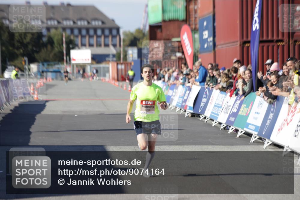 03.10.2025 - Köhlbrandbrückenlauf Jannik Wohlers http://msf.ph/oto/9074164 03.10.2025 12:45:18 Ziel 6280 meine-sportfotos.de