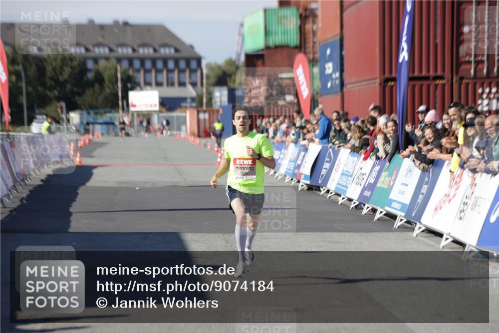 03.10.2025 - Köhlbrandbrückenlauf Jannik Wohlers http://msf.ph/oto/9074184 03.10.2025 12:45:19 Ziel 6280 meine-sportfotos.de
