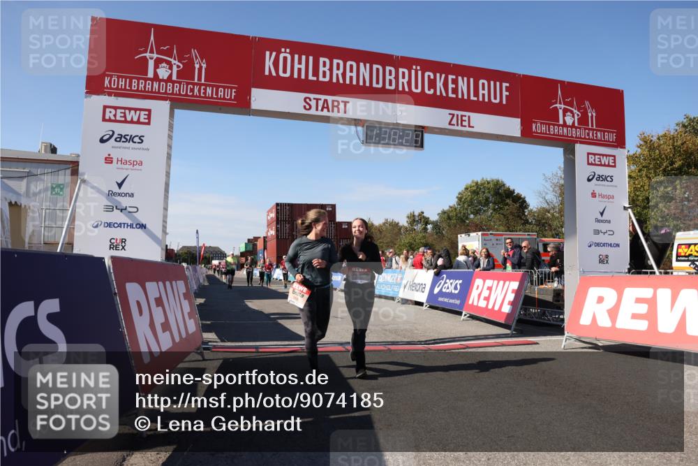 03.10.2025 - Köhlbrandbrückenlauf Lena Gebhardt http://msf.ph/oto/9074185 03.10.2025 13:38:29 Ziel 4697, 5139, 5439, 5509, 6201, 6581, 6582, 6583 meine-sportfotos.de