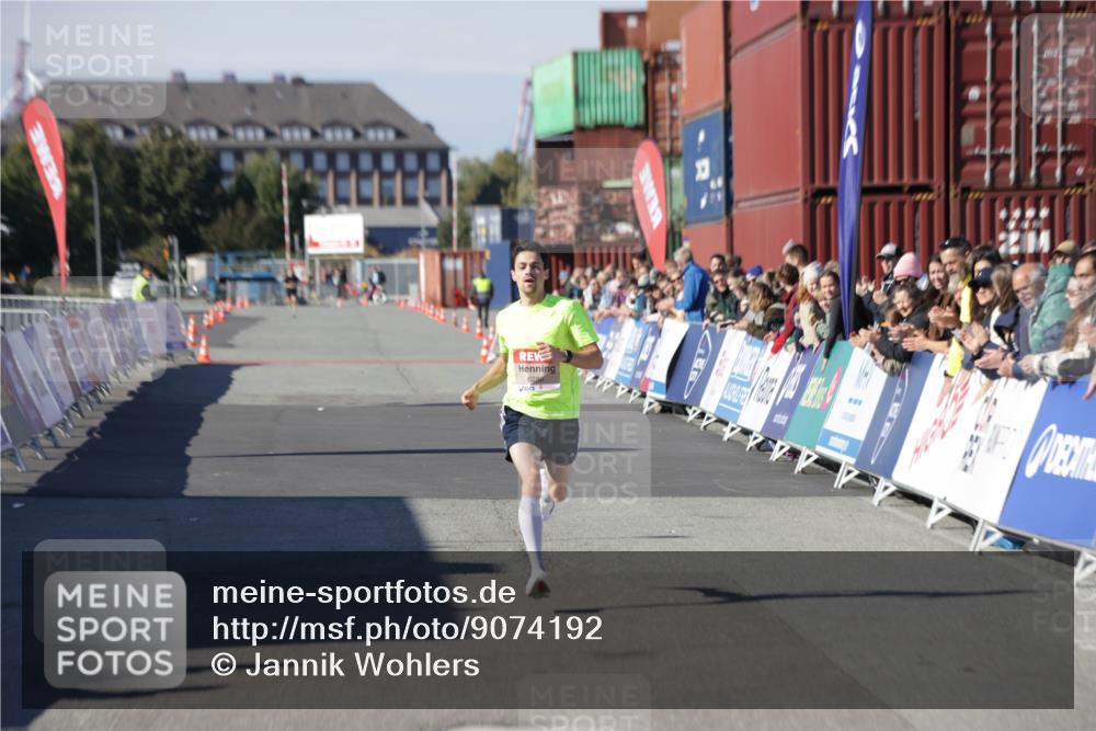 03.10.2025 - Köhlbrandbrückenlauf Jannik Wohlers http://msf.ph/oto/9074192 03.10.2025 12:45:19 Ziel 6280 meine-sportfotos.de