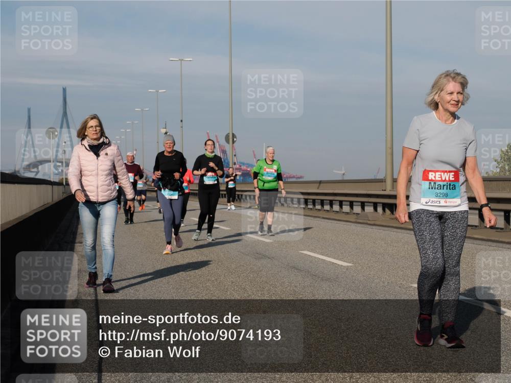 03.10.2025 - Köhlbrandbrückenlauf Fabian Wolf http://msf.ph/oto/9074193 03.10.2025 10:14:13 Position 3 3298 meine-sportfotos.de