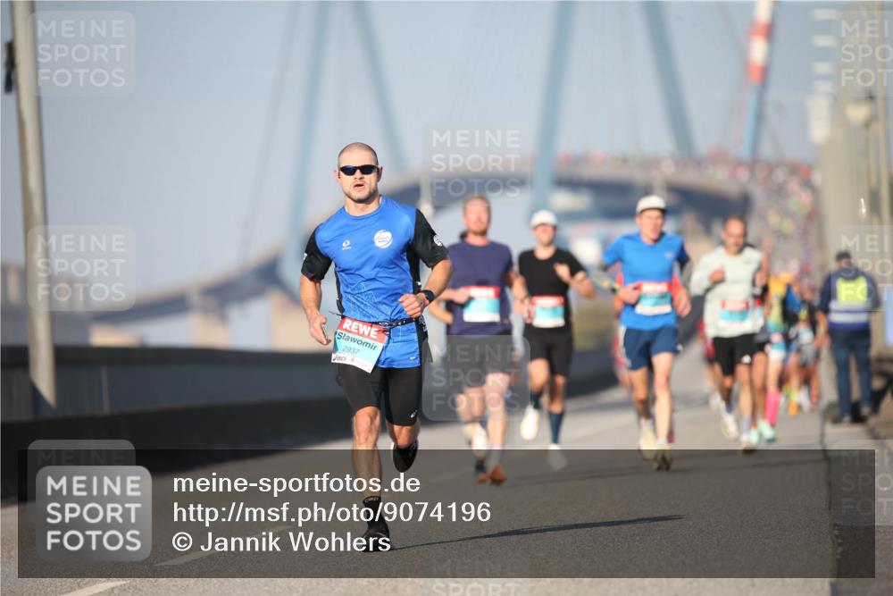 03.10.2025 - Köhlbrandbrückenlauf Jannik Wohlers http://msf.ph/oto/9074196 03.10.2025 09:40:16 Position 3 2937 meine-sportfotos.de