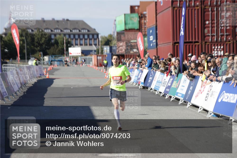 03.10.2025 - Köhlbrandbrückenlauf Jannik Wohlers http://msf.ph/oto/9074203 03.10.2025 12:45:19 Ziel 6280 meine-sportfotos.de