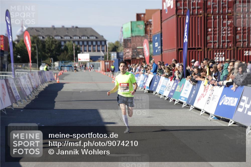 03.10.2025 - Köhlbrandbrückenlauf Jannik Wohlers http://msf.ph/oto/9074210 03.10.2025 12:45:19 Ziel 6280 meine-sportfotos.de