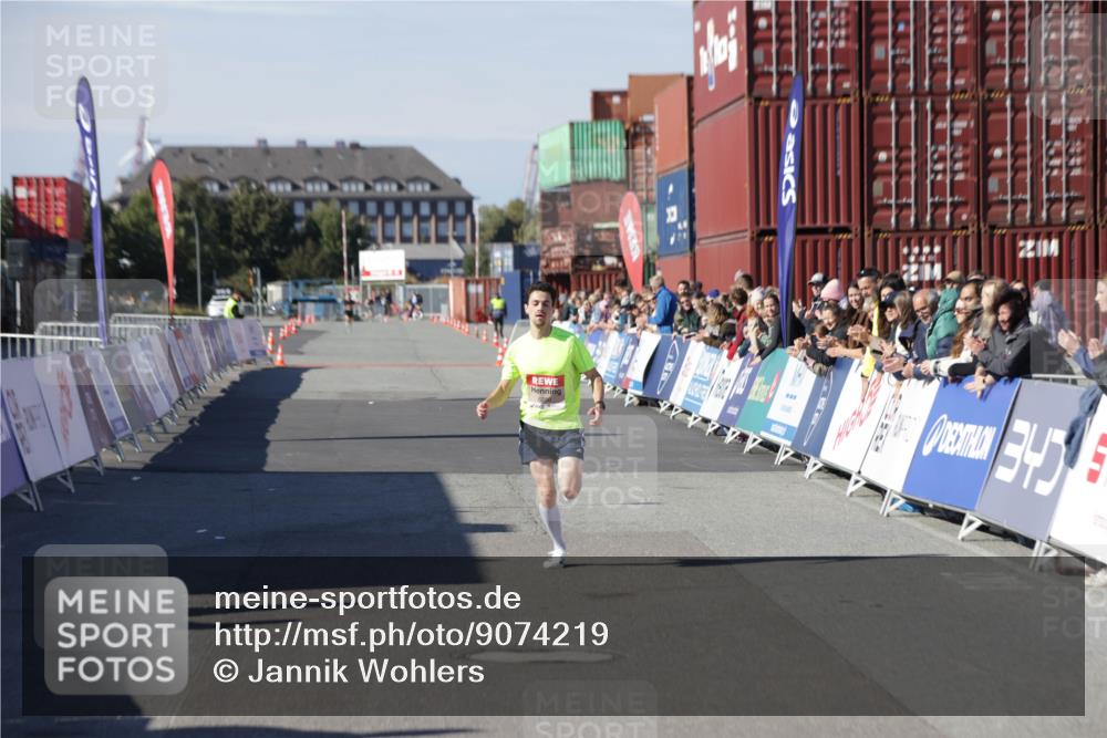 03.10.2025 - Köhlbrandbrückenlauf Jannik Wohlers http://msf.ph/oto/9074219 03.10.2025 12:45:19 Ziel 6280 meine-sportfotos.de