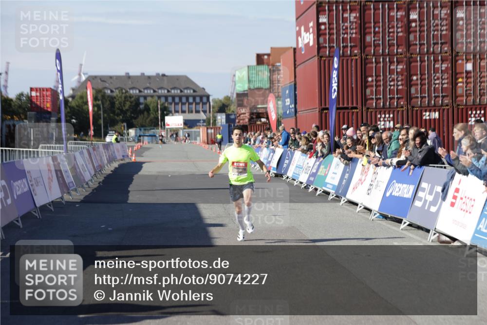 03.10.2025 - Köhlbrandbrückenlauf Jannik Wohlers http://msf.ph/oto/9074227 03.10.2025 12:45:19 Ziel 6280 meine-sportfotos.de
