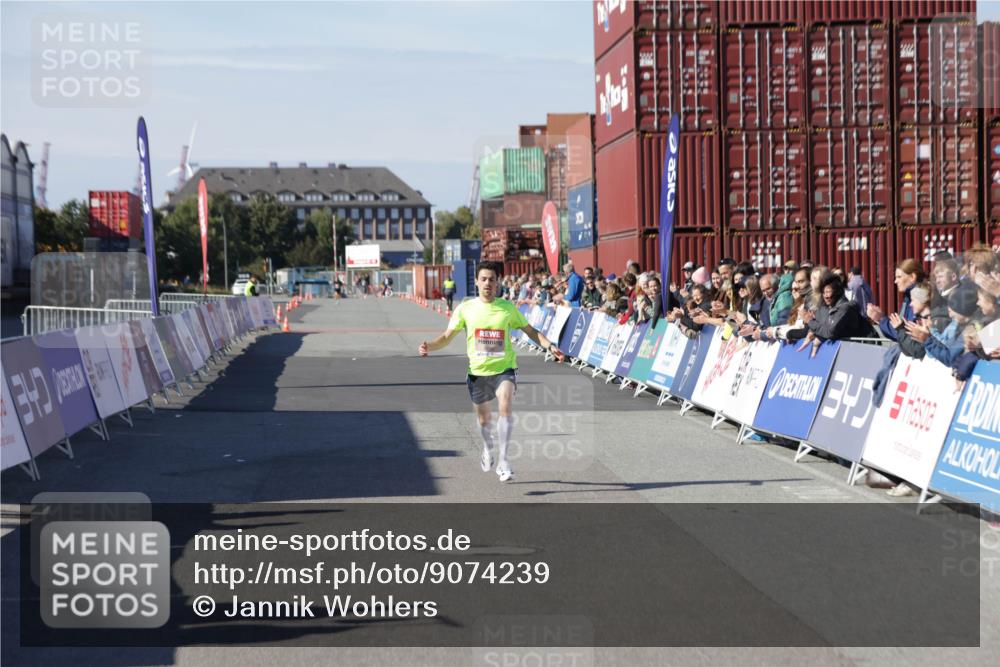 03.10.2025 - Köhlbrandbrückenlauf Jannik Wohlers http://msf.ph/oto/9074239 03.10.2025 12:45:19 Ziel 6280 meine-sportfotos.de