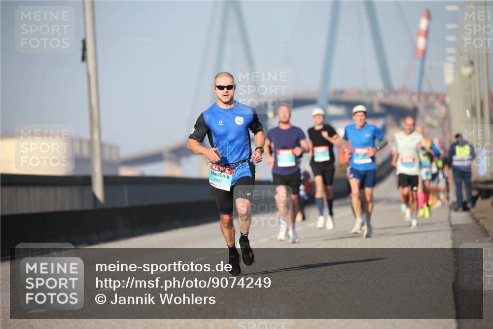 03.10.2025 - Köhlbrandbrückenlauf Jannik Wohlers http://msf.ph/oto/9074249 03.10.2025 09:40:17 Position 3 2937 meine-sportfotos.de