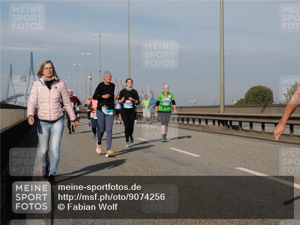 03.10.2025 - Köhlbrandbrückenlauf Fabian Wolf http://msf.ph/oto/9074256 03.10.2025 10:14:14 Position 3  meine-sportfotos.de