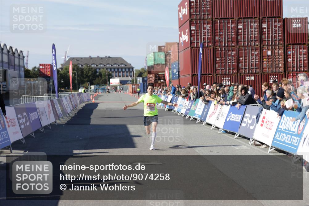 03.10.2025 - Köhlbrandbrückenlauf Jannik Wohlers http://msf.ph/oto/9074258 03.10.2025 12:45:19 Ziel 6280 meine-sportfotos.de