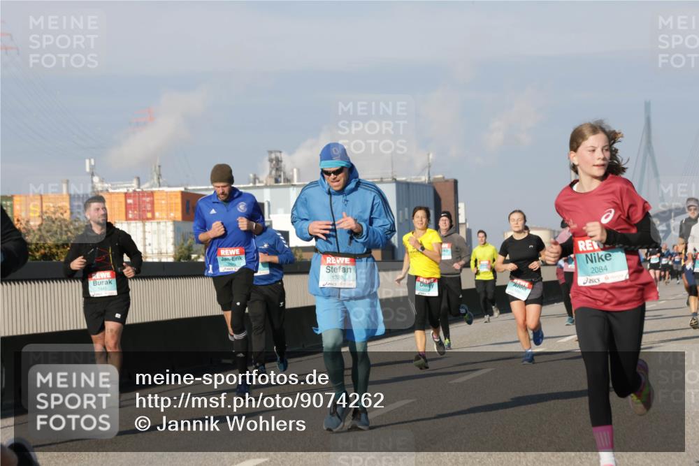03.10.2025 - Köhlbrandbrückenlauf Jannik Wohlers http://msf.ph/oto/9074262 03.10.2025 09:51:00 Position 3 1328, 2084 meine-sportfotos.de
