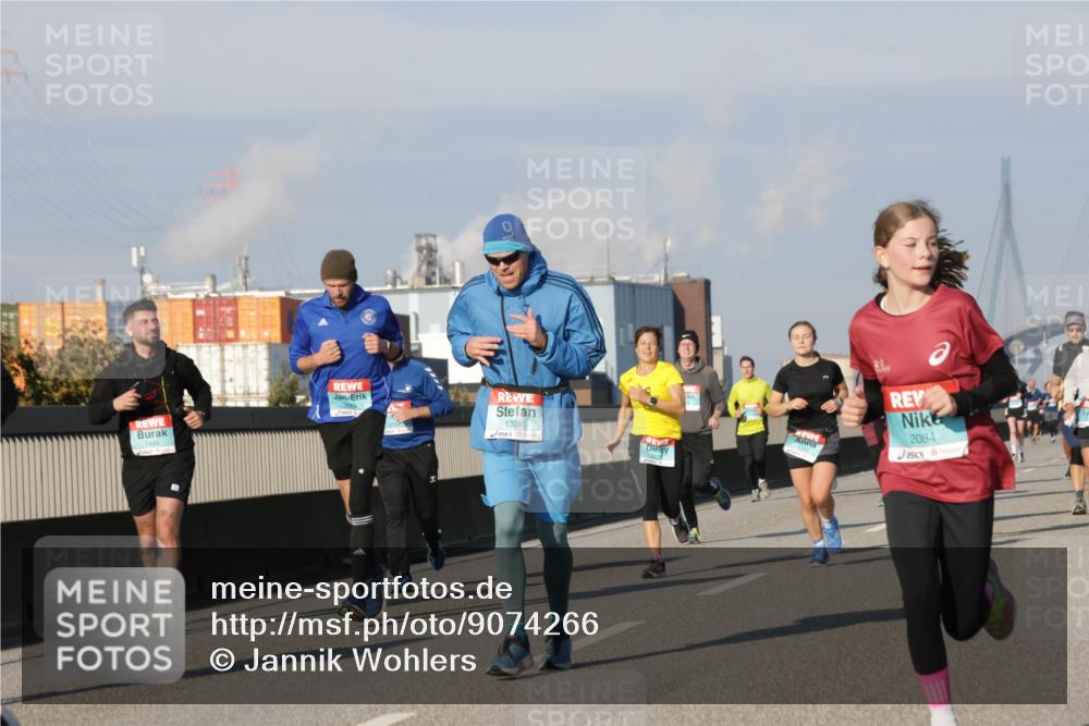 03.10.2025 - Köhlbrandbrückenlauf Jannik Wohlers http://msf.ph/oto/9074266 03.10.2025 09:51:00 Position 3 0, 1328, 2084 meine-sportfotos.de