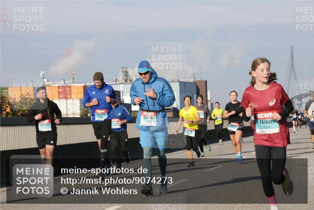 03.10.2025 - Köhlbrandbrückenlauf Jannik Wohlers http://msf.ph/oto/9074273 03.10.2025 09:51:00 Position 3 1445, 1328, 2084 meine-sportfotos.de