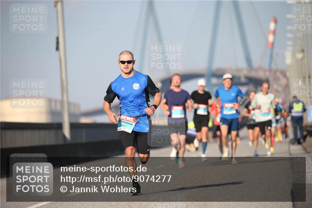 03.10.2025 - Köhlbrandbrückenlauf Jannik Wohlers http://msf.ph/oto/9074277 03.10.2025 09:40:18 Position 3 8937 meine-sportfotos.de