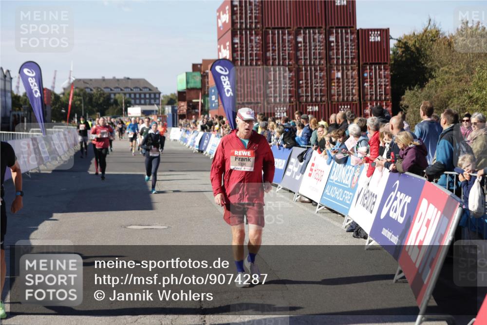 03.10.2025 - Köhlbrandbrückenlauf Jannik Wohlers http://msf.ph/oto/9074287 03.10.2025 13:16:08 Ziel 4311, 4423, 4495, 4548, 4644, 4696, 4805, 5022, 5023, 5068, 5217, 5336, 5684, 5867, 5868, 6270, 6271, 6712 meine-sportfotos.de