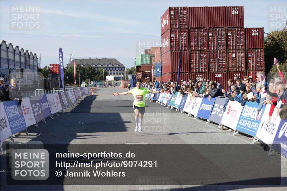 03.10.2025 - Köhlbrandbrückenlauf Jannik Wohlers http://msf.ph/oto/9074291 03.10.2025 12:45:19 Ziel 6280 meine-sportfotos.de
