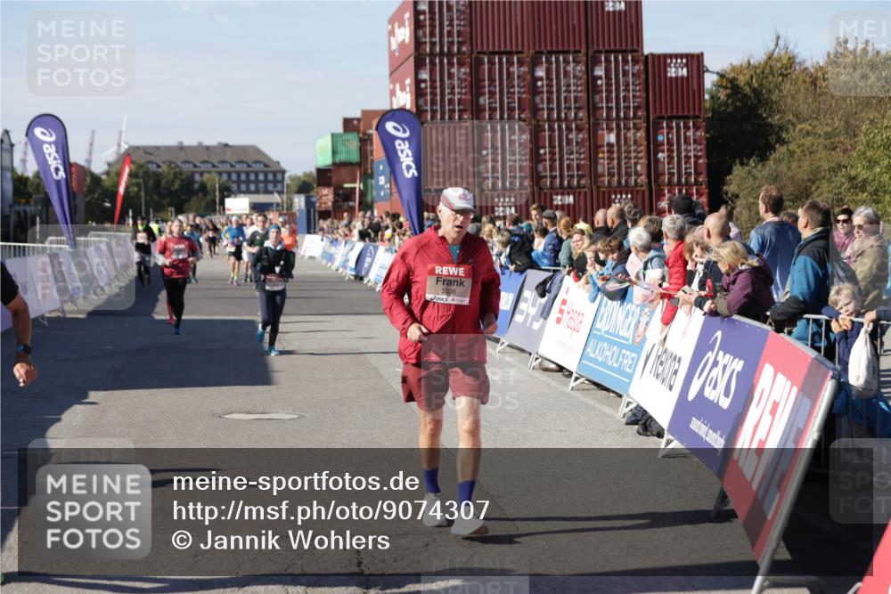03.10.2025 - Köhlbrandbrückenlauf Jannik Wohlers http://msf.ph/oto/9074307 03.10.2025 13:16:08 Ziel 4311, 4423, 4495, 4548, 4644, 4696, 4805, 5022, 5023, 5068, 5217, 5336, 5684, 5867, 5868, 6270, 6271, 6712 meine-sportfotos.de