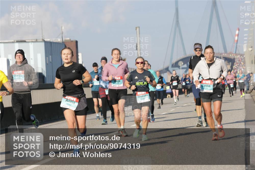 03.10.2025 - Köhlbrandbrückenlauf Jannik Wohlers http://msf.ph/oto/9074319 03.10.2025 09:51:02 Position 3 2323, 1242, 3579, 1092, 8625 meine-sportfotos.de
