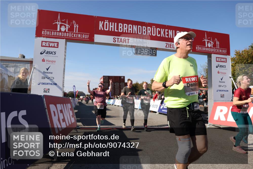 03.10.2025 - Köhlbrandbrückenlauf Lena Gebhardt http://msf.ph/oto/9074327 03.10.2025 13:38:38 Ziel 4697, 4884, 5564, 5590, 5591, 6179, 6201 meine-sportfotos.de