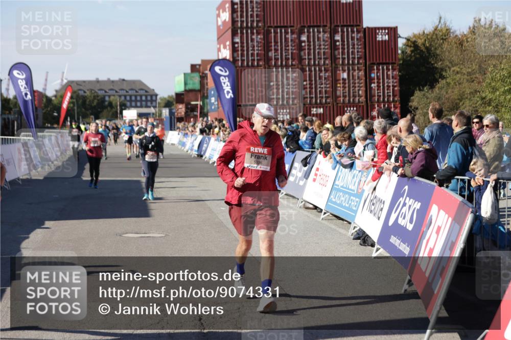 03.10.2025 - Köhlbrandbrückenlauf Jannik Wohlers http://msf.ph/oto/9074331 03.10.2025 13:16:08 Ziel 4311, 4423, 4495, 4548, 4644, 4696, 4805, 5022, 5023, 5068, 5217, 5336, 5684, 5867, 5868, 6270, 6271, 6712 meine-sportfotos.de