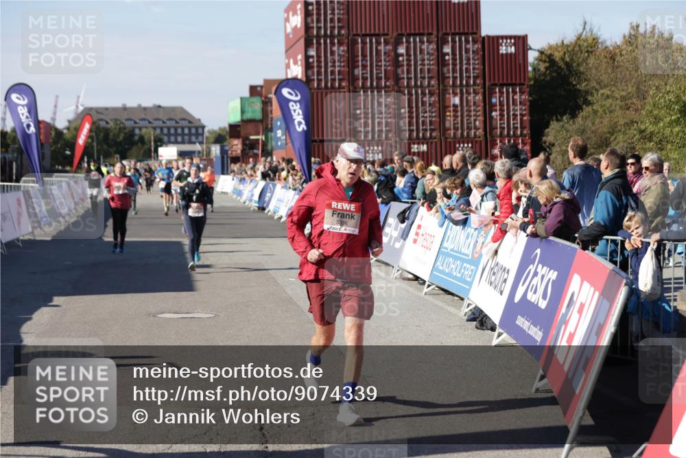 03.10.2025 - Köhlbrandbrückenlauf Jannik Wohlers http://msf.ph/oto/9074339 03.10.2025 13:16:08 Ziel 4311, 4423, 4495, 4548, 4644, 4696, 4805, 5022, 5023, 5068, 5217, 5336, 5684, 5867, 5868, 6270, 6271, 6712 meine-sportfotos.de