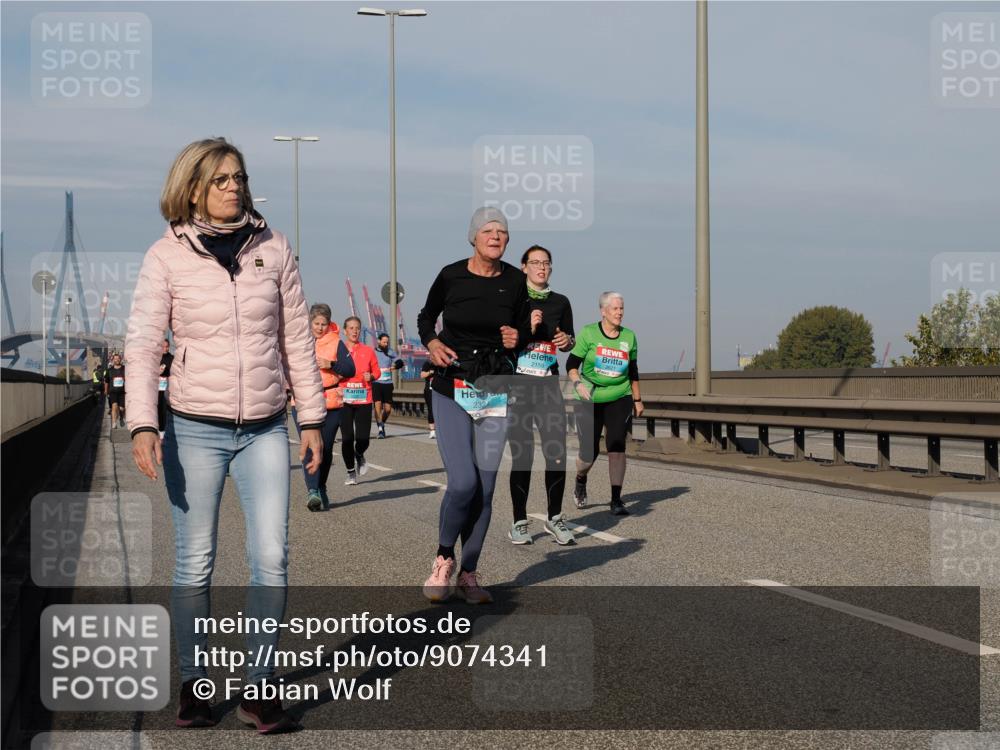 03.10.2025 - Köhlbrandbrückenlauf Fabian Wolf http://msf.ph/oto/9074341 03.10.2025 10:14:16 Position 3 2324, 2159 meine-sportfotos.de