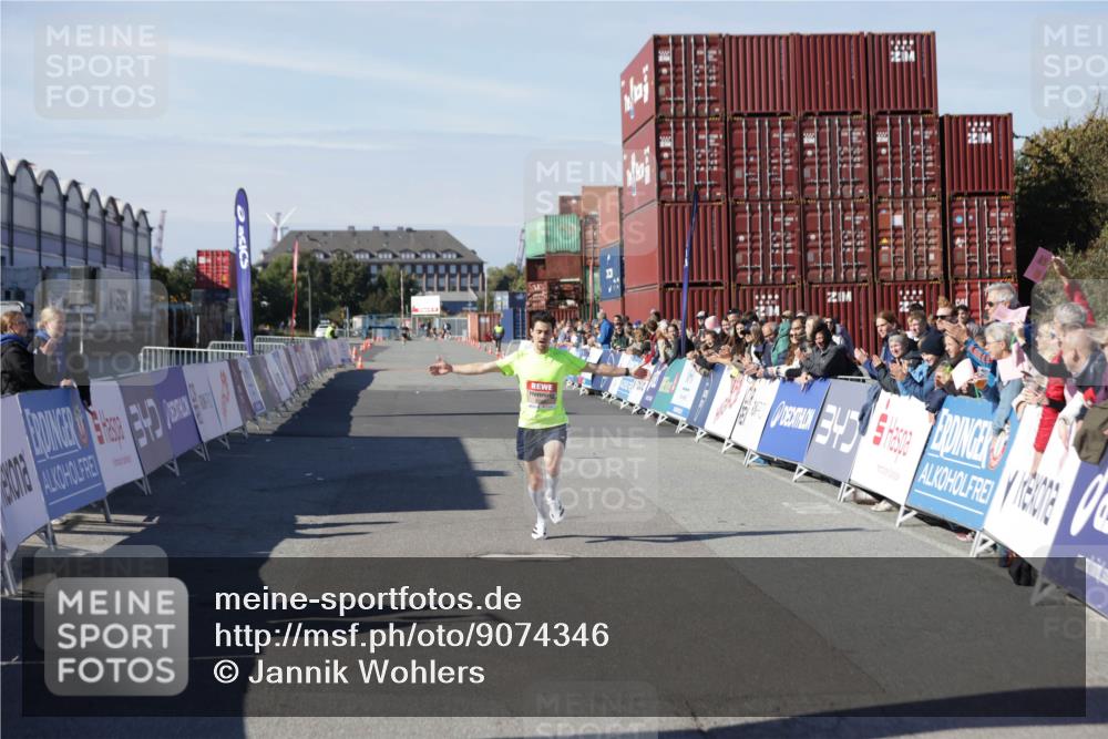 03.10.2025 - Köhlbrandbrückenlauf Jannik Wohlers http://msf.ph/oto/9074346 03.10.2025 12:45:19 Ziel 6280 meine-sportfotos.de
