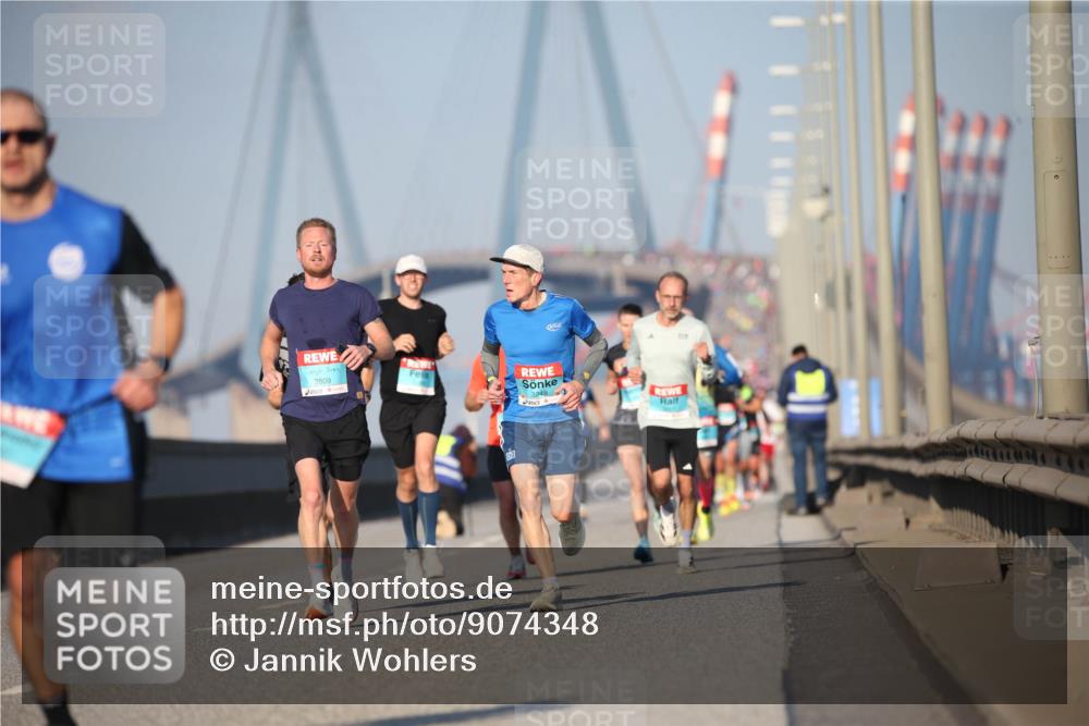 03.10.2025 - Köhlbrandbrückenlauf Jannik Wohlers http://msf.ph/oto/9074348 03.10.2025 09:40:20 Position 3 3809, 3248 meine-sportfotos.de