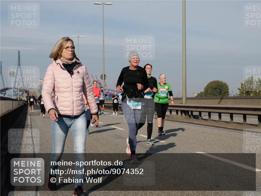 03.10.2025 - Köhlbrandbrückenlauf Fabian Wolf http://msf.ph/oto/9074352 03.10.2025 10:14:16 Position 3 2324, 2159 meine-sportfotos.de