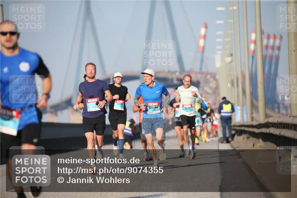 03.10.2025 - Köhlbrandbrückenlauf Jannik Wohlers http://msf.ph/oto/9074355 03.10.2025 09:40:20 Position 3 3809, 3248 meine-sportfotos.de