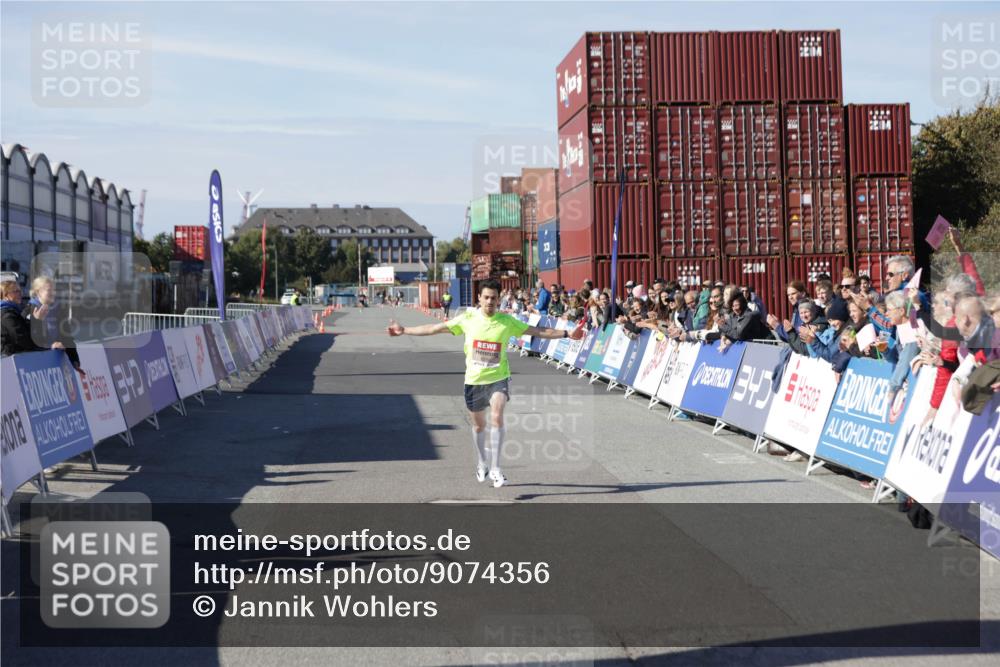 03.10.2025 - Köhlbrandbrückenlauf Jannik Wohlers http://msf.ph/oto/9074356 03.10.2025 12:45:20 Ziel 6280 meine-sportfotos.de