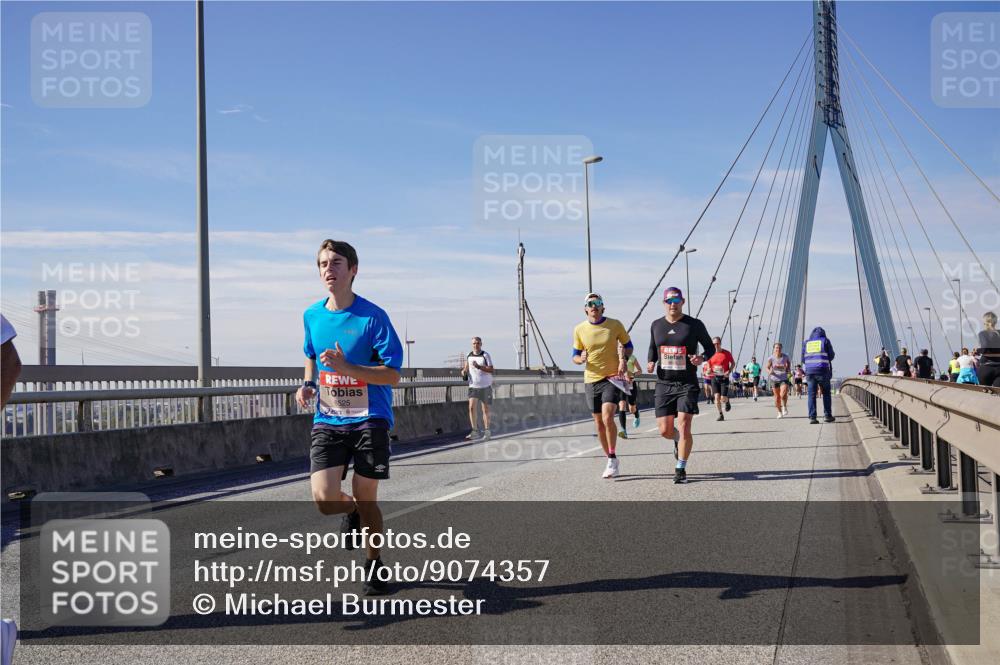 03.10.2025 - Köhlbrandbrückenlauf Michael Burmester http://msf.ph/oto/9074357 03.10.2025 12:39:45 Position 2 6525 meine-sportfotos.de