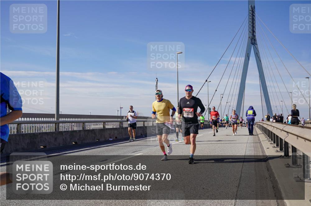 03.10.2025 - Köhlbrandbrückenlauf Michael Burmester http://msf.ph/oto/9074370 03.10.2025 12:39:45 Position 2  meine-sportfotos.de