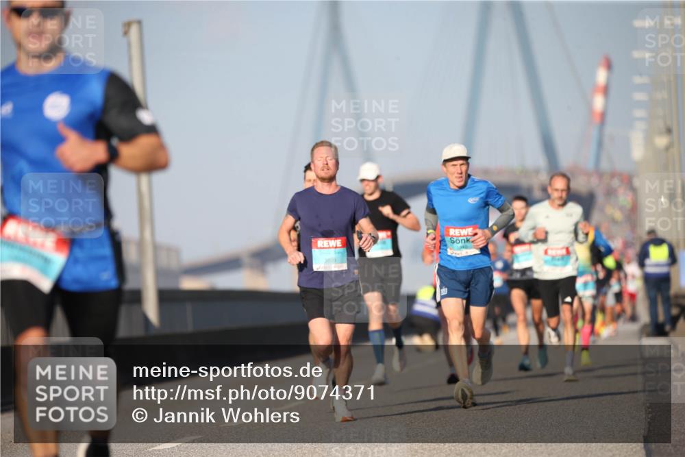 03.10.2025 - Köhlbrandbrückenlauf Jannik Wohlers http://msf.ph/oto/9074371 03.10.2025 09:40:21 Position 3 3809 meine-sportfotos.de