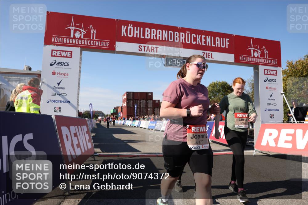 03.10.2025 - Köhlbrandbrückenlauf Lena Gebhardt http://msf.ph/oto/9074372 03.10.2025 13:38:40 Ziel 4884, 5564, 5590, 5591, 6179, 6201 meine-sportfotos.de